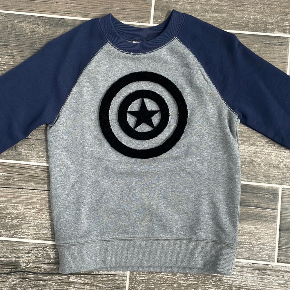 Hanna Andersson Marvel Captain America sweatshirt. Size 120 cm/ US 6-7